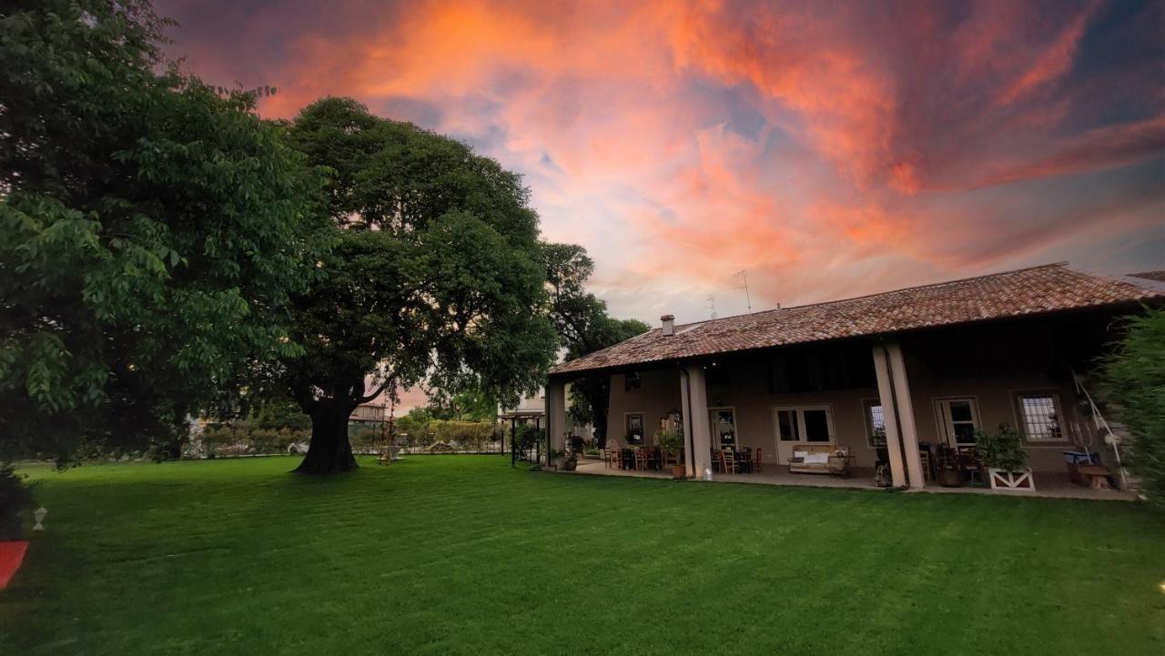 Bed and Breakfast Garda Relais Antica Romelia Монтикьяри Экстерьер фото