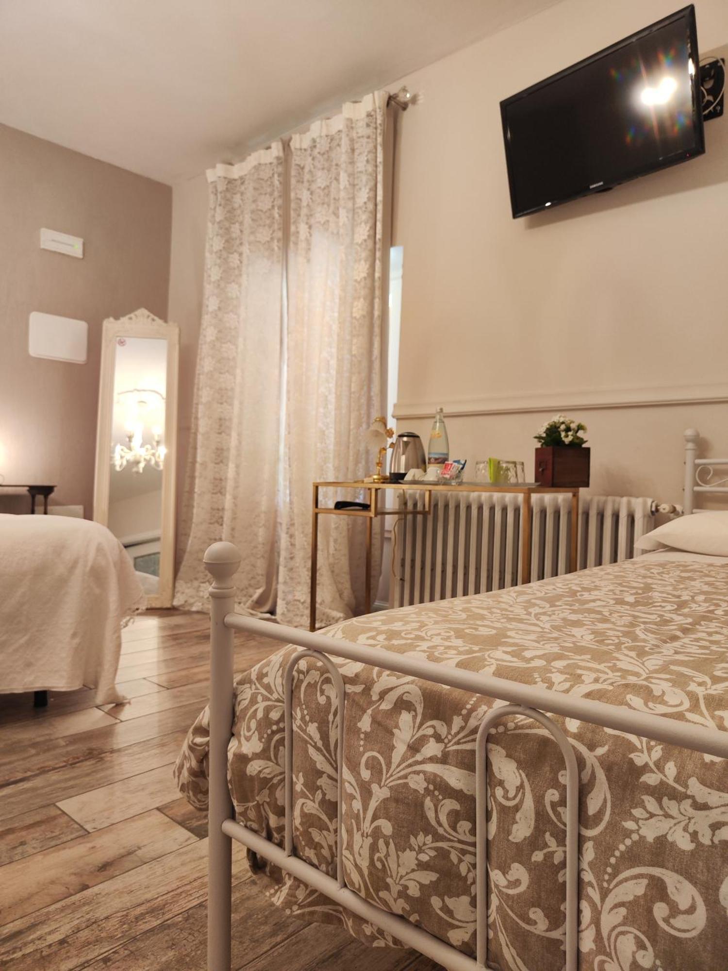 Bed and Breakfast Garda Relais Antica Romelia Монтикьяри Экстерьер фото