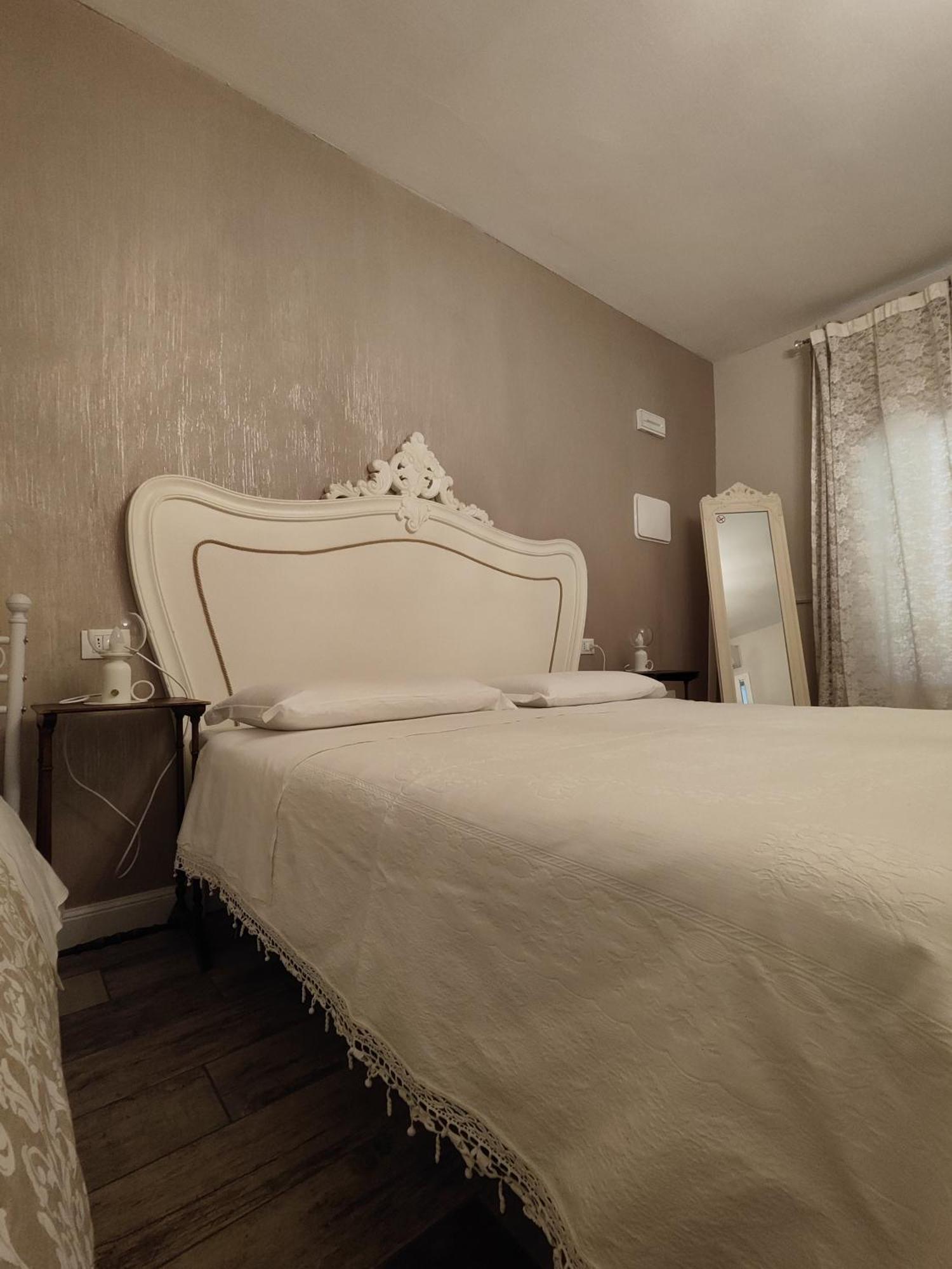 Bed and Breakfast Garda Relais Antica Romelia Монтикьяри Экстерьер фото