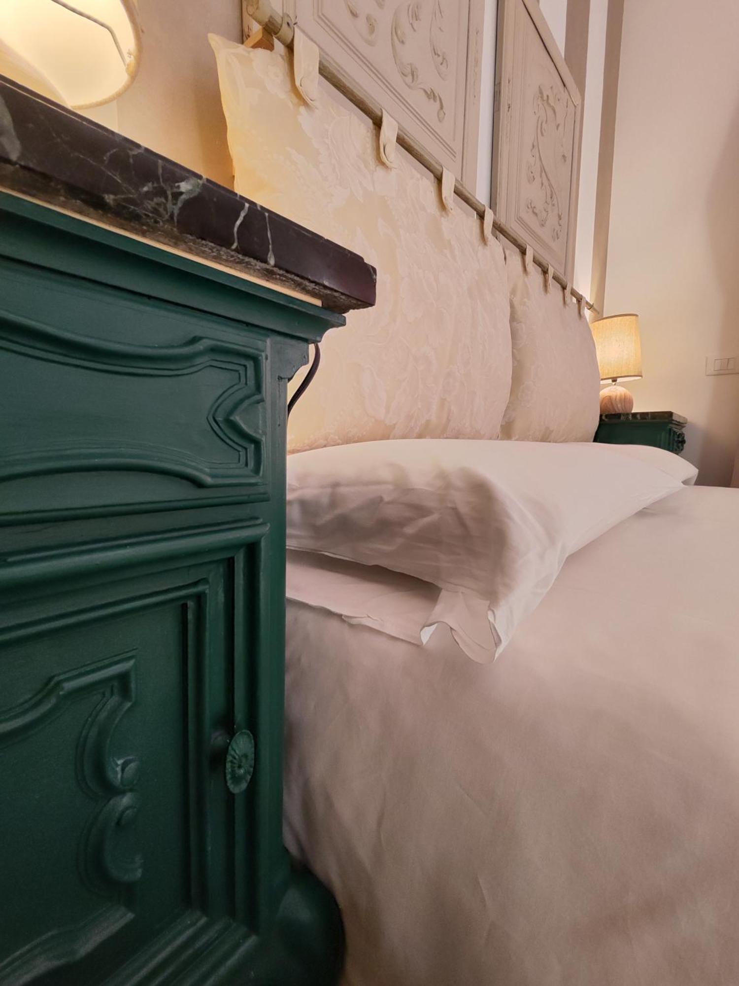Bed and Breakfast Garda Relais Antica Romelia Монтикьяри Экстерьер фото