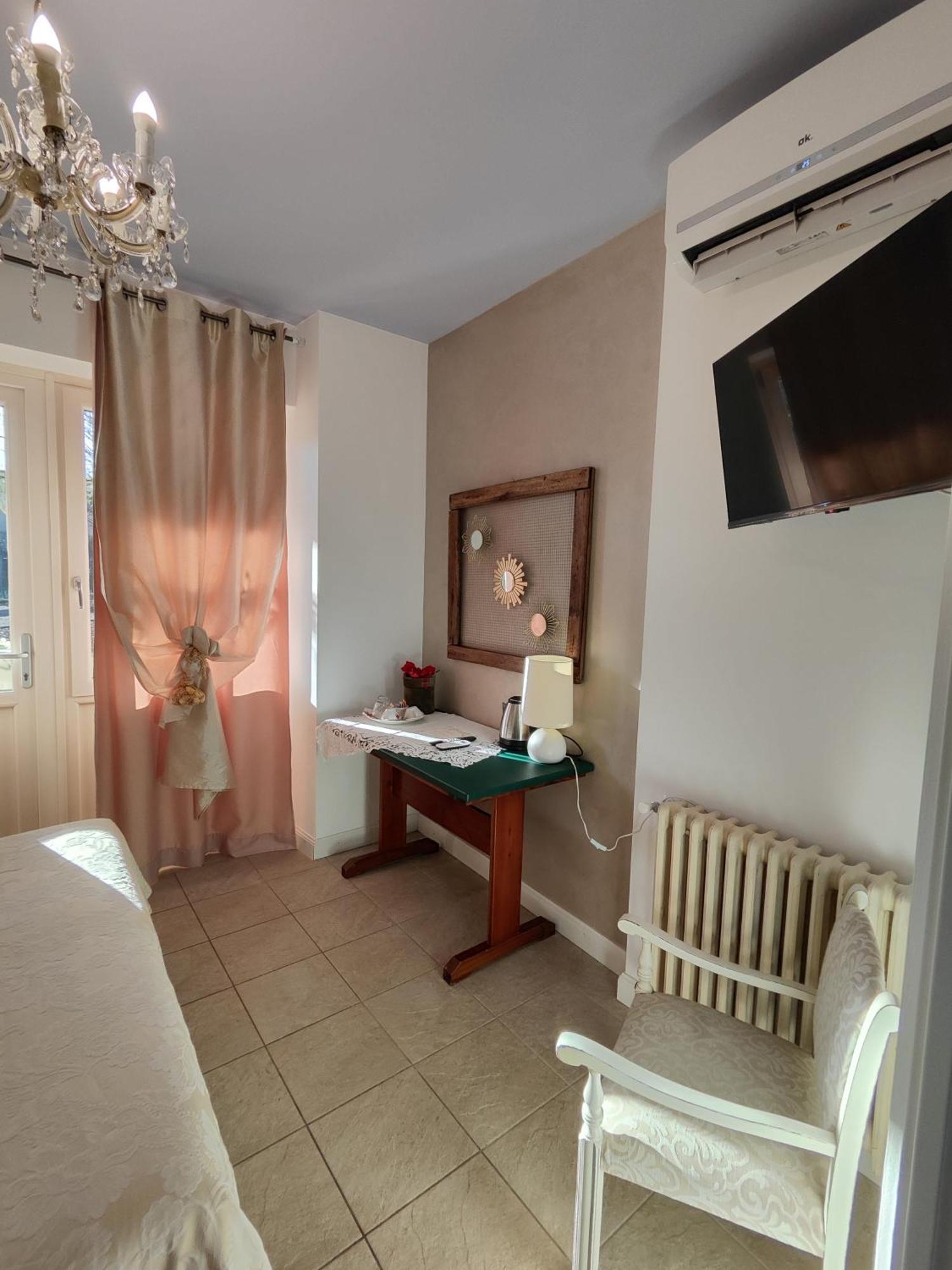 Bed and Breakfast Garda Relais Antica Romelia Монтикьяри Экстерьер фото
