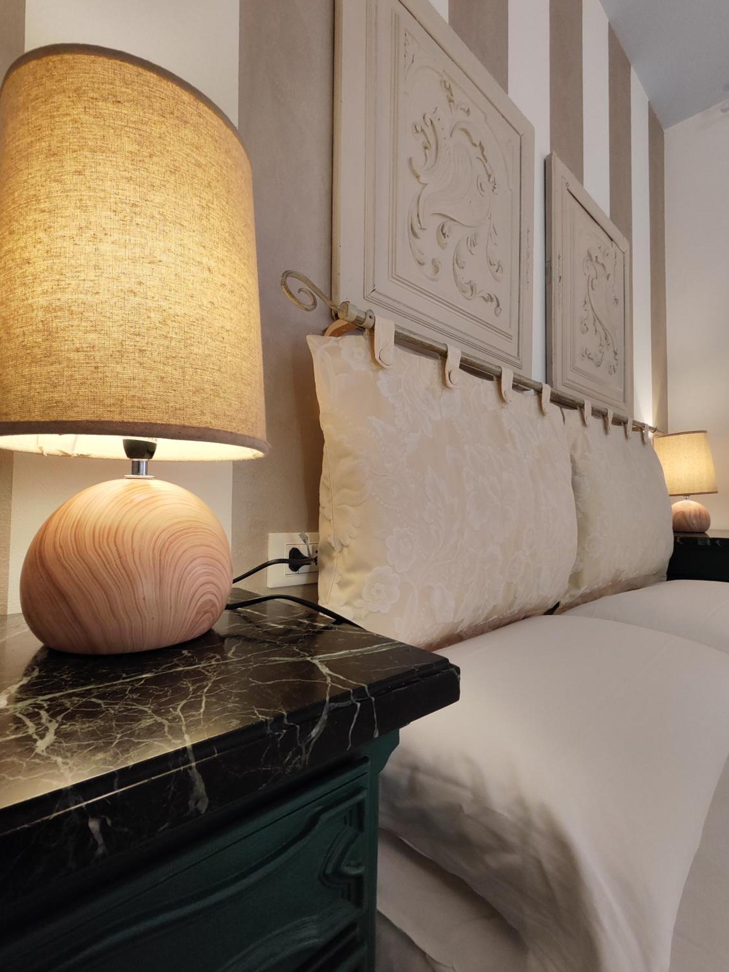 Bed and Breakfast Garda Relais Antica Romelia Монтикьяри Экстерьер фото