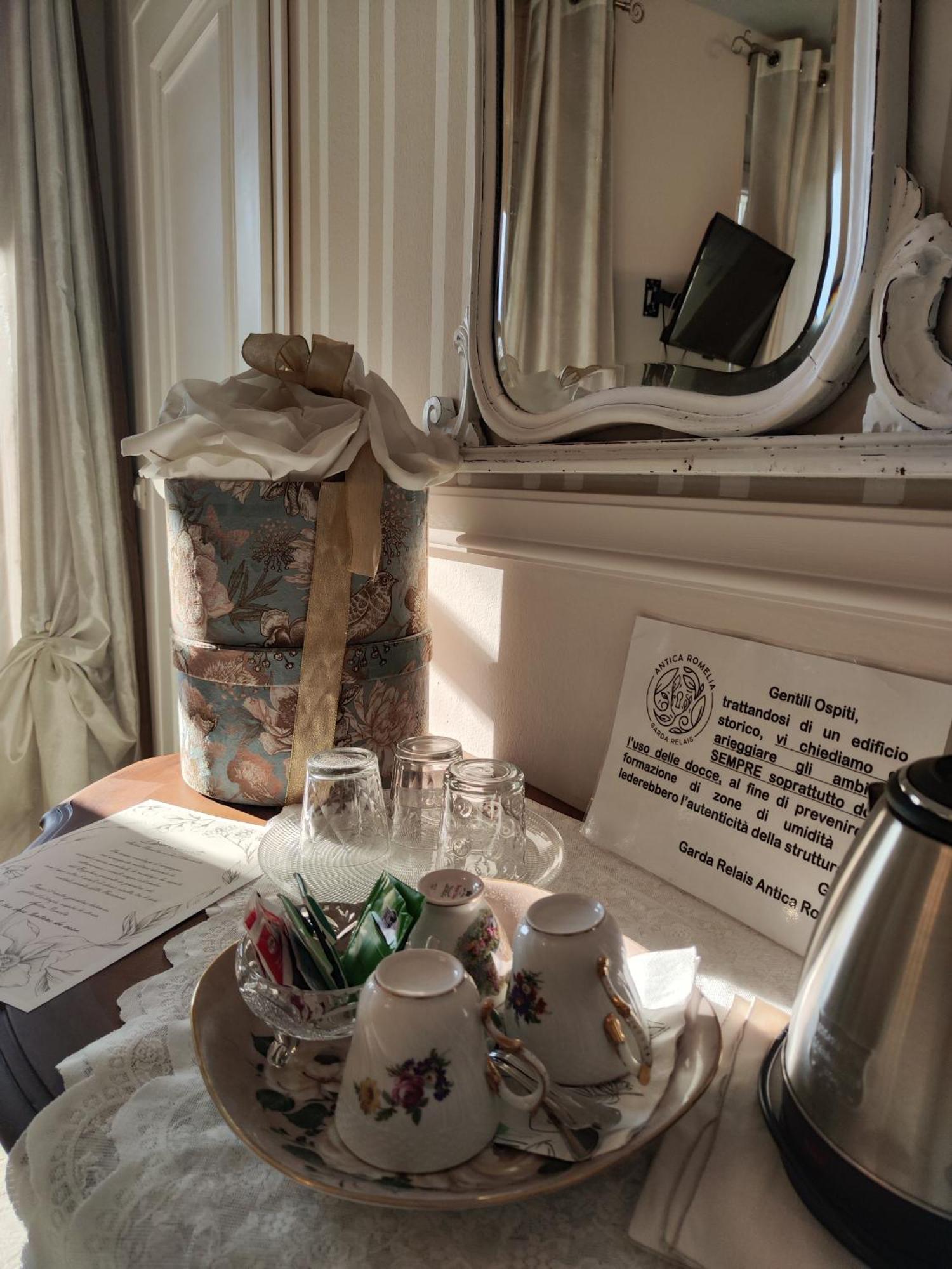 Bed and Breakfast Garda Relais Antica Romelia Монтикьяри Экстерьер фото