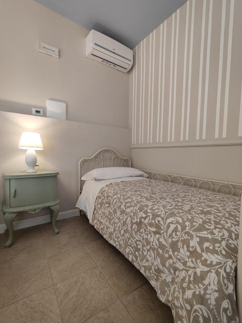 Bed and Breakfast Garda Relais Antica Romelia Монтикьяри Экстерьер фото