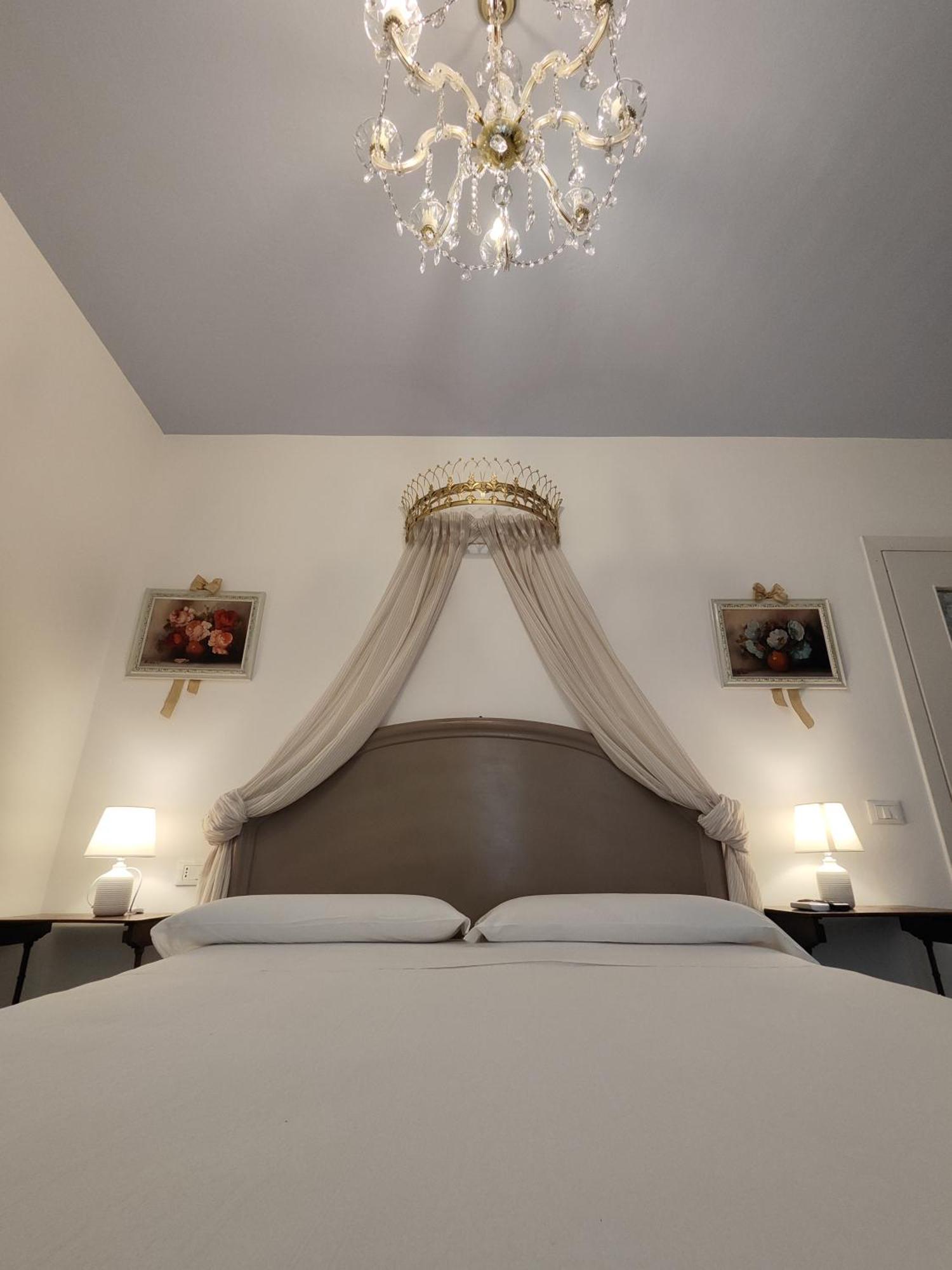 Bed and Breakfast Garda Relais Antica Romelia Монтикьяри Экстерьер фото